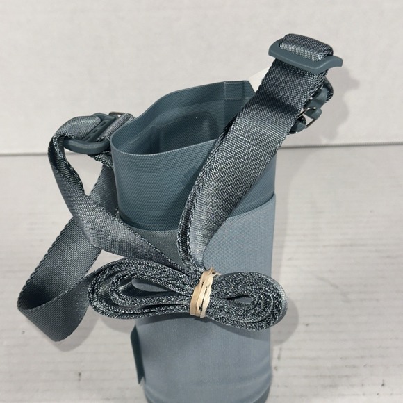 Hydro Flask Small Tag Along Water Bottle‎ Sling Blue Excellent Condition!! - Picture 8 of 8